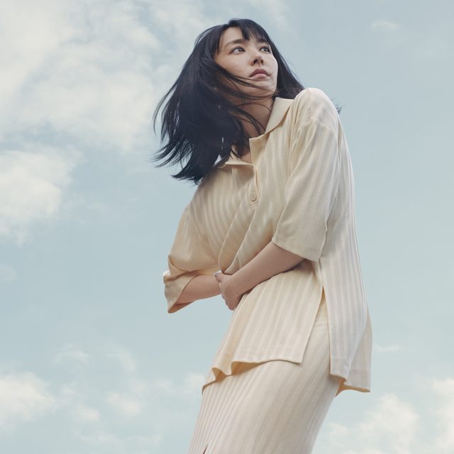 新垣结衣代言 H&M 春夏美照仙气十足，却意外引发中国网友抵制发起「被离婚潮」！