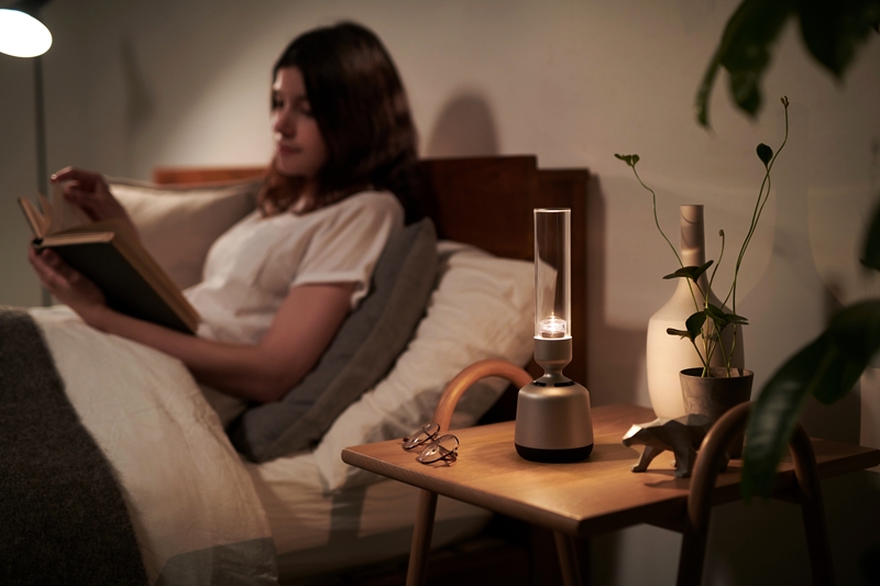 是气氛灯更是蓝牙喇叭！Sony 玻璃共振扬声器 LSPX-S2 打造温暖有型的居家生活味